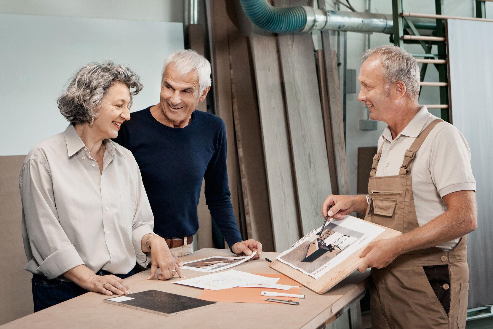 Präsentation von Oberflächen durch #Branche1# Präsentation von Oberflächen durch #Branche1# anhand eines Boards