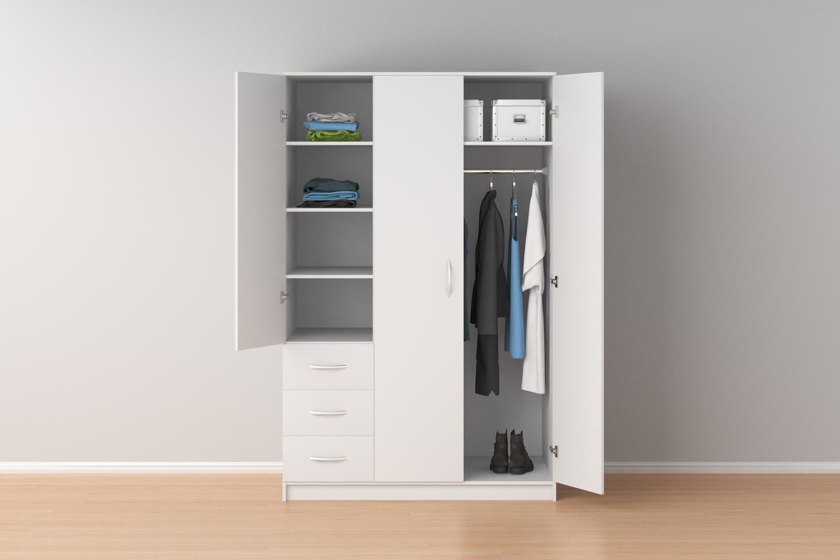 Kleiderschrank mit Türen und Schubladen